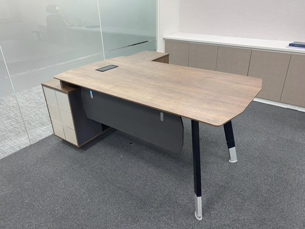 5.8尺凱恩斯古木紋色主管桌