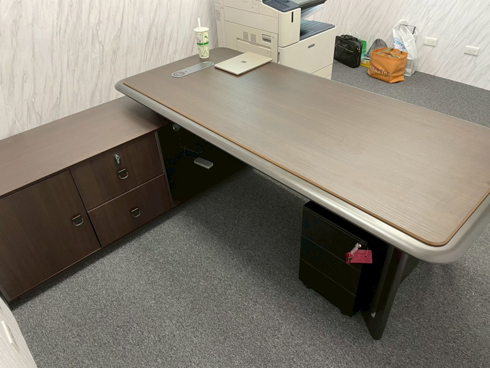 6.5尺科羅主管桌